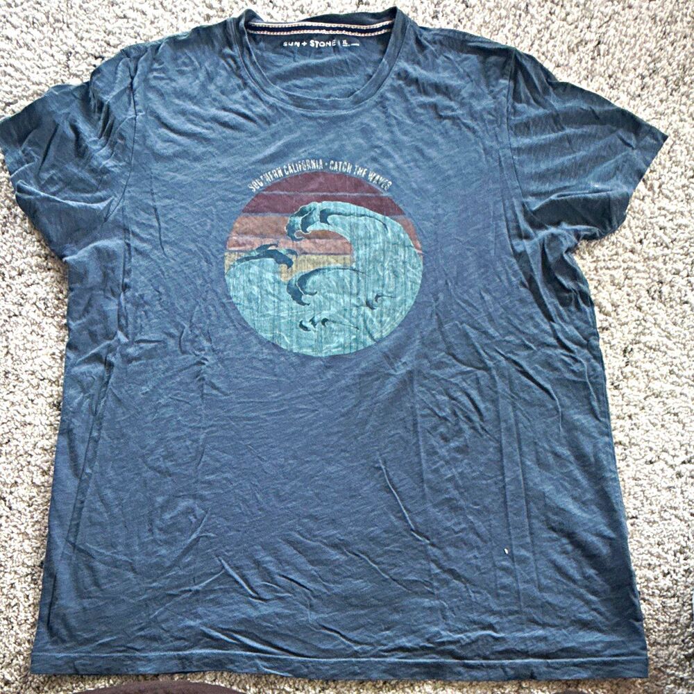Sun + Stone Men’s Blue Beach Graphic Print Crew Neck Short Sleeve Tee XL
